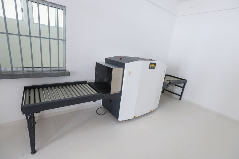 Depois de ter as obras paralisadas por quase dois anos pela gestão anterior, a nova unidade penitenciária em Parauapebas, município do sudeste paraense, já está em pleno funcionamento. <div class='credito_fotos'>Foto: Marco Santos / Ag. Pará   |   <a href='/midias/2019/originais/5680_55fb5821-b04a-9087-dd5e-baec37379f72.jpg' download><i class='fa-solid fa-download'></i> Download</a></div>