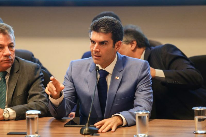 Governadores dos estados que compõe a Amazônia Legal (Pará, Acre, Amapá, Amazonas, Roraima, Rondônia, Mato Grosso, Maranhão e Tocantins) participaram, no final da manhã desta quarta-feira (20), de uma reunião com o Ministro do meio ambiente, Ricardo Salles, em Brasília. <div class='credito_fotos'>Foto: Jailson Sam / Divulgação   |   <a href='/midias/2019/originais/5685_8174e4a9-83e8-54c9-bd97-1b366c3cb0fd.jpg' download><i class='fa-solid fa-download'></i> Download</a></div>