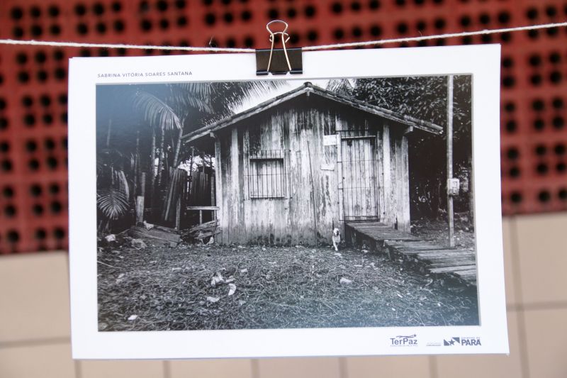 ficina de Fotografia Digital foi promovida pela Secretaria de Estado de Comunicação do Estado dentro do projeto Territórios Pela Paz
Na foto:  <div class='credito_fotos'>Foto: Bruno Cecim / Ag.Pará   |   <a href='/midias/2019/originais/5689_6b6dc639-f580-923f-9f7b-39f9cba589d4.jpg' download><i class='fa-solid fa-download'></i> Download</a></div>