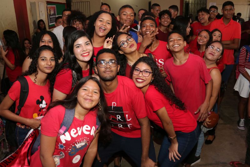 ficina de Fotografia Digital foi promovida pela Secretaria de Estado de Comunicação do Estado dentro do projeto Territórios Pela Paz
Na foto:  <div class='credito_fotos'>Foto: Bruno Cecim / Ag.Pará   |   <a href='/midias/2019/originais/5689_a0a5e506-3f9e-981a-6160-d248c095f746.jpg' download><i class='fa-solid fa-download'></i> Download</a></div>