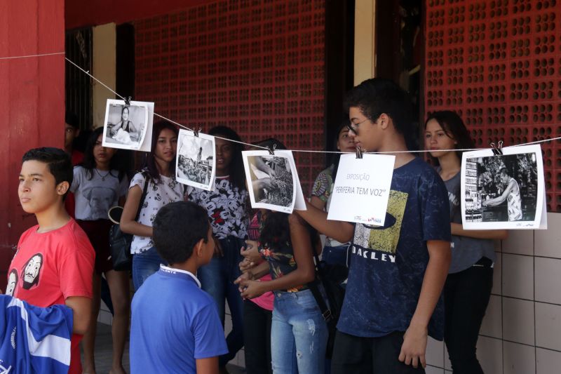 ficina de Fotografia Digital foi promovida pela Secretaria de Estado de Comunicação do Estado dentro do projeto Territórios Pela Paz
Na foto:  <div class='credito_fotos'>Foto: Bruno Cecim / Ag.Pará   |   <a href='/midias/2019/originais/5689_f1ccb413-af6f-ae7d-3c0b-9bd24276284e.jpg' download><i class='fa-solid fa-download'></i> Download</a></div>