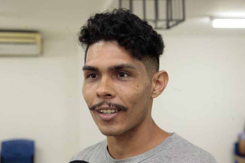 Em 22 de novembro é celebrado o Dia do Músico, a profissão escolhida por vocação e que exige dedicação, sensibilidade e repertório teórico. Em 30 anos de criação, o curso de Licenciatura Plena em Música da Universidade do Estado do Pará já formou cerca de 500 profissionais nos campi das cidades de Belém, Marabá, Vigia e Santarém.  <div class='credito_fotos'>Foto: Jader Paes / Agência Pará   |   <a href='/midias/2019/originais/5690_28b315cf-e276-3da7-4626-b18bb60aaeb8.jpg' download><i class='fa-solid fa-download'></i> Download</a></div>