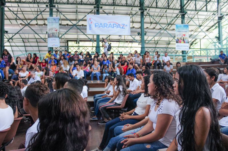 Eles são moradores dos bairros da Cabanagem e Icuí, incluídos no Programa Territórios pela Paz <div class='credito_fotos'>Foto: Ana Paula Lima / Ascom ParáPaz   |   <a href='/midias/2019/originais/5693_36065bf6-f3c2-f5cc-7b5d-702d324c5a73.jpg' download><i class='fa-solid fa-download'></i> Download</a></div>