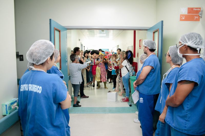 Visita do Comite de Humanizacao da Santa Casa. <div class='credito_fotos'>Foto: Jader Paes / Agência Pará   |   <a href='/midias/2019/originais/5696_0ea8e2ed-74d0-6dfa-fece-0f1b2b6d27a0.jpg' download><i class='fa-solid fa-download'></i> Download</a></div>