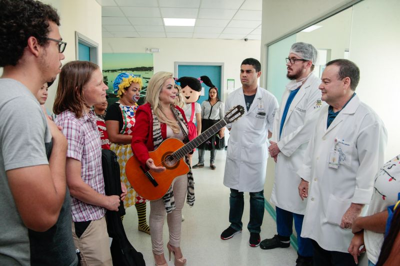 Visita do Comite de Humanizacao da Santa Casa. <div class='credito_fotos'>Foto: Jader Paes / Agência Pará   |   <a href='/midias/2019/originais/5696_269829cd-c27e-3f8b-9ec8-2aacbf4a3517.jpg' download><i class='fa-solid fa-download'></i> Download</a></div>