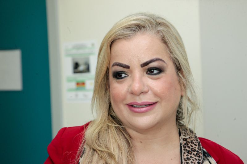 Visita do Comite de Humanizacao da Santa Casa. Clevia Dantas - Diretora do Comite de Humanizacao da Santa Casa <div class='credito_fotos'>Foto: Jader Paes / Agência Pará   |   <a href='/midias/2019/originais/5696_759926ba-c24b-6e89-66b2-0cac90a2218b.jpg' download><i class='fa-solid fa-download'></i> Download</a></div>