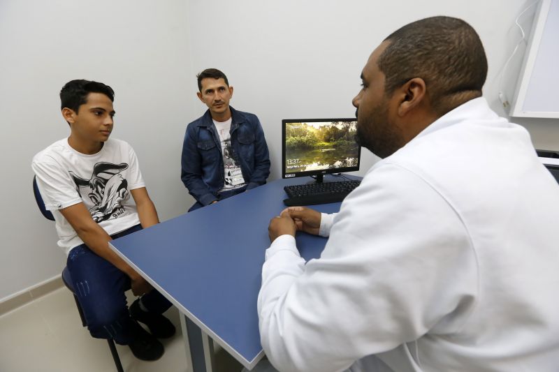 Nesta terça-feira (26), os dois não precisaram ir à capital. José gabriel foi atendido no setor de hemodiálise do Hospital Regional do Sudeste do Pará - Dr. Geraldo Veloso (HRSP), em Marabá. <div class='credito_fotos'>Foto: Marcelo Seabra / Ag. Pará   |   <a href='/midias/2019/originais/5699_9010274f-d3b1-fb01-4c4f-cd8eabf7c319.jpg' download><i class='fa-solid fa-download'></i> Download</a></div>