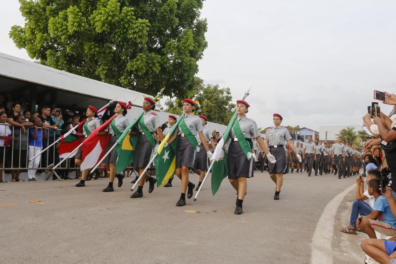 Foi uma tarde de festa para a comunidade escolar do Colégio Cívico Militar do Rio Tocantins - CMRIO, em Marabá. <div class='credito_fotos'>Foto: Marcelo Seabra / Ag. Pará   |   <a href='/midias/2019/originais/5700_43d1acaa-1869-c482-ef35-cd8cf0de4741.jpg' download><i class='fa-solid fa-download'></i> Download</a></div>