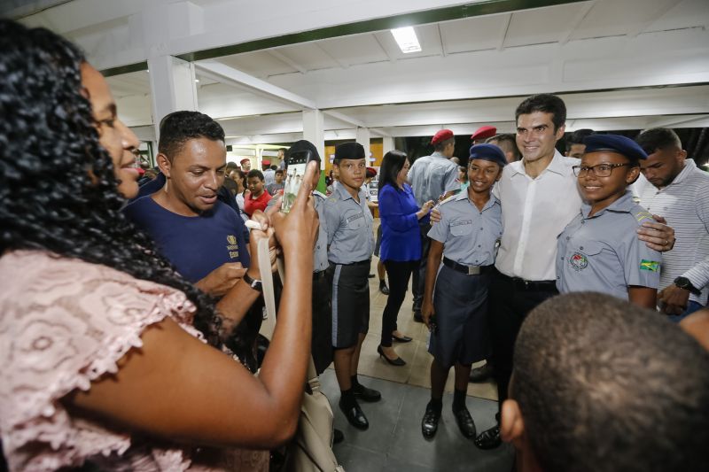 Foi uma tarde de festa para a comunidade escolar do Colégio Cívico Militar do Rio Tocantins - CMRIO, em Marabá. <div class='credito_fotos'>Foto: Marcelo Seabra / Ag. Pará   |   <a href='/midias/2019/originais/5700_74e69d5e-f3ee-adb5-ebc5-4ebce6592c46.jpg' download><i class='fa-solid fa-download'></i> Download</a></div>