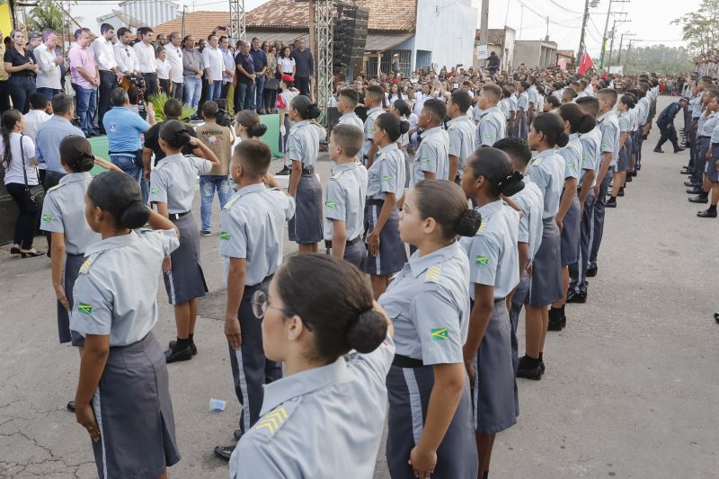Foi uma tarde de festa para a comunidade escolar do Colégio Cívico Militar do Rio Tocantins - CMRIO, em Marabá. <div class='credito_fotos'>Foto: Marcelo Seabra / Ag. Pará   |   <a href='/midias/2019/originais/5700_de07a457-ea5c-e4d8-96b7-8d4ad9fa9a5f.jpg' download><i class='fa-solid fa-download'></i> Download</a></div>