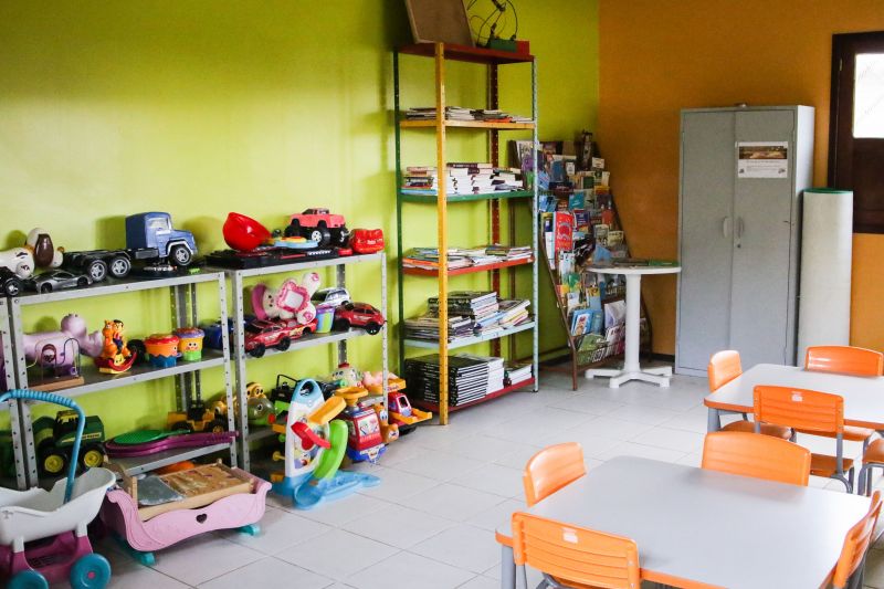 A Diretoria de Gestão da Política de Saúde Ocupacional do Servidor da Secretaria de Estado de Administração (Sead) finalizou nesta quarta, 27, a entrega de quase três toneladas de alimentos doadas pelos participantes VIII Corrida e Caminhada do Servidor Público Estadual e para o I Passeio Ciclístico do Servidor Público Estadual, realizadas no mês passado. <div class='credito_fotos'>Foto: Pedro Guerreiro / Ag. Pará   |   <a href='/midias/2019/originais/5701_6db62bf8-c856-0288-3461-4d916f995601.jpg' download><i class='fa-solid fa-download'></i> Download</a></div>