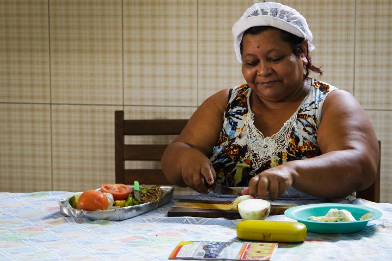 A Diretoria de Gestão da Política de Saúde Ocupacional do Servidor da Secretaria de Estado de Administração (Sead) finalizou nesta quarta, 27, a entrega de quase três toneladas de alimentos doadas pelos participantes VIII Corrida e Caminhada do Servidor Público Estadual e para o I Passeio Ciclístico do Servidor Público Estadual, realizadas no mês passado. <div class='credito_fotos'>Foto: Pedro Guerreiro / Ag. Pará   |   <a href='/midias/2019/originais/5701_76cc52e9-eaec-34f9-7d6d-8c8f04bf0ef8.jpg' download><i class='fa-solid fa-download'></i> Download</a></div>