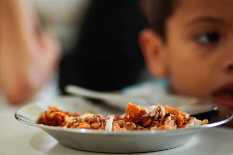 A Diretoria de Gestão da Política de Saúde Ocupacional do Servidor da Secretaria de Estado de Administração (Sead) finalizou nesta quarta, 27, a entrega de quase três toneladas de alimentos doadas pelos participantes VIII Corrida e Caminhada do Servidor Público Estadual e para o I Passeio Ciclístico do Servidor Público Estadual, realizadas no mês passado. <div class='credito_fotos'>Foto: Pedro Guerreiro / Ag. Pará   |   <a href='/midias/2019/originais/5701_792d4d39-59a6-7ad8-51d1-fb2602c935e3.jpg' download><i class='fa-solid fa-download'></i> Download</a></div>