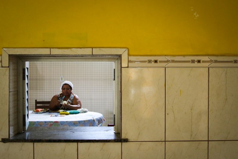 A Diretoria de Gestão da Política de Saúde Ocupacional do Servidor da Secretaria de Estado de Administração (Sead) finalizou nesta quarta, 27, a entrega de quase três toneladas de alimentos doadas pelos participantes VIII Corrida e Caminhada do Servidor Público Estadual e para o I Passeio Ciclístico do Servidor Público Estadual, realizadas no mês passado. <div class='credito_fotos'>Foto: Pedro Guerreiro / Ag. Pará   |   <a href='/midias/2019/originais/5701_82b53fec-5f9a-9ceb-8f82-624046897dc1.jpg' download><i class='fa-solid fa-download'></i> Download</a></div>