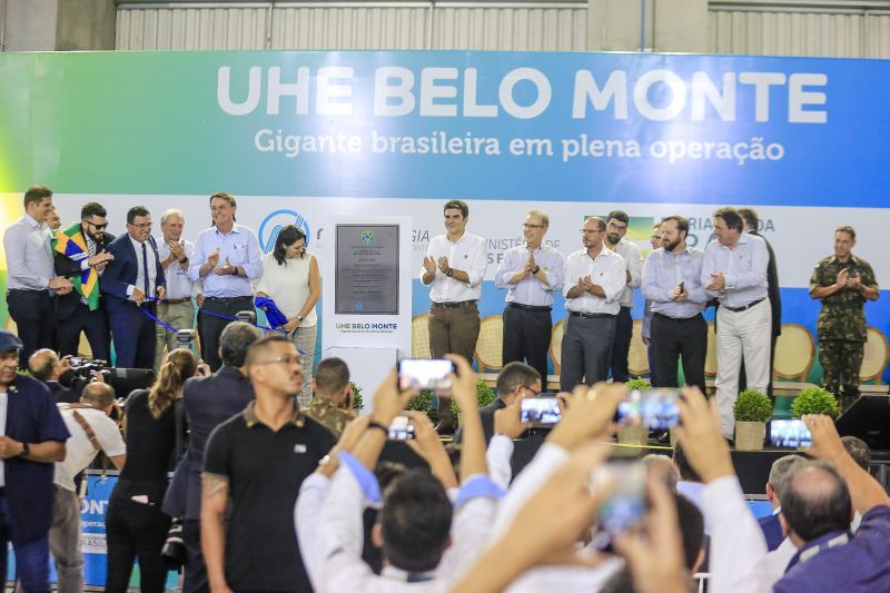 A inauguração oficial da Usina hidrelétrica de Belo Monte, em Vitória do Xingu, foi nesta quarta-feira (25) com o acionamento da 18a Unidade Geradora da Casa de Força Principal da Usina, que assegura 11.233,1 MW de capacidade instalada à maior hidrelétrica 100% brasileira. A solenidade oficial foi realizada na casa de força da Usina Hidrelétrica.  <div class='credito_fotos'>Foto: Marco Santos / Ag. Pará   |   <a href='/midias/2019/originais/5702_17cdfad5-9515-2e37-c1b6-c42ba8276be9.jpg' download><i class='fa-solid fa-download'></i> Download</a></div>