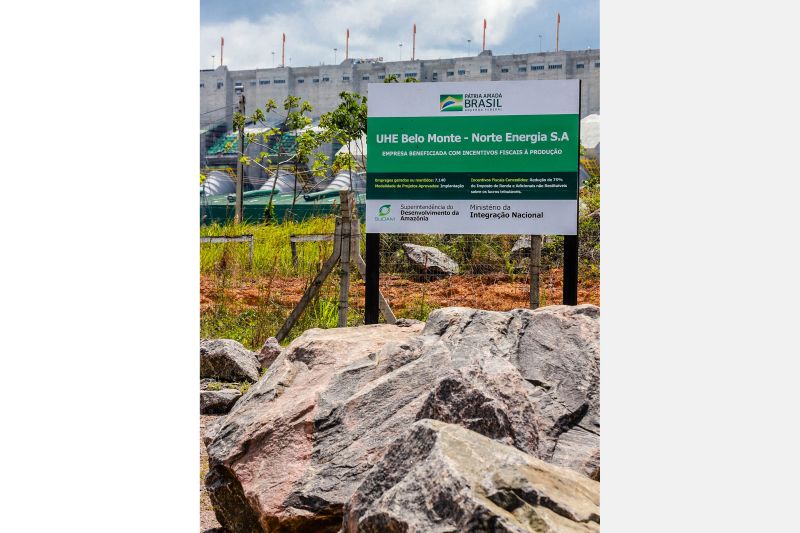 A inauguração oficial da Usina hidrelétrica de Belo Monte, em Vitória do Xingu, foi nesta quarta-feira (25) com o acionamento da 18a Unidade Geradora da Casa de Força Principal da Usina, que assegura 11.233,1 MW de capacidade instalada à maior hidrelétrica 100% brasileira. A solenidade oficial foi realizada na casa de força da Usina Hidrelétrica.  <div class='credito_fotos'>Foto: Marco Santos / Ag. Pará   |   <a href='/midias/2019/originais/5702_b30a5b13-3922-005d-1d92-71ef3d6fb285.jpg' download><i class='fa-solid fa-download'></i> Download</a></div>