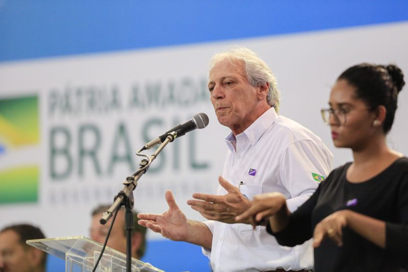 A inauguração oficial da Usina hidrelétrica de Belo Monte, em Vitória do Xingu, foi nesta quarta-feira (25) com o acionamento da 18a Unidade Geradora da Casa de Força Principal da Usina, que assegura 11.233,1 MW de capacidade instalada à maior hidrelétrica 100% brasileira. A solenidade oficial foi realizada na casa de força da Usina Hidrelétrica. 

Na foto Presidente da norte energia- Paulo Roberto <div class='credito_fotos'>Foto: Marco Santos / Ag. Pará   |   <a href='/midias/2019/originais/5702_bf115088-5fea-b5ca-c458-de0f55fca87c.jpg' download><i class='fa-solid fa-download'></i> Download</a></div>