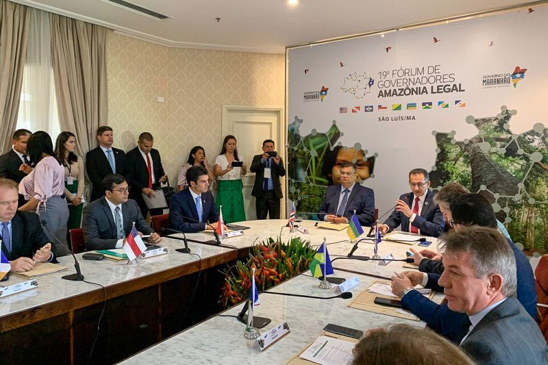 Governadores dos estados que compõem a Amazônia Legal Pará participam, nesta quinta (28), do 19° Fórum de Governadores da Amazônia Legal, que acontece em São Luís, Maranhão.  <div class='credito_fotos'>Foto: KGÊ - Secap / MA   |   <a href='/midias/2019/originais/5703_27a22027-6a7a-cf4e-2f44-93e04281b936.jpg' download><i class='fa-solid fa-download'></i> Download</a></div>