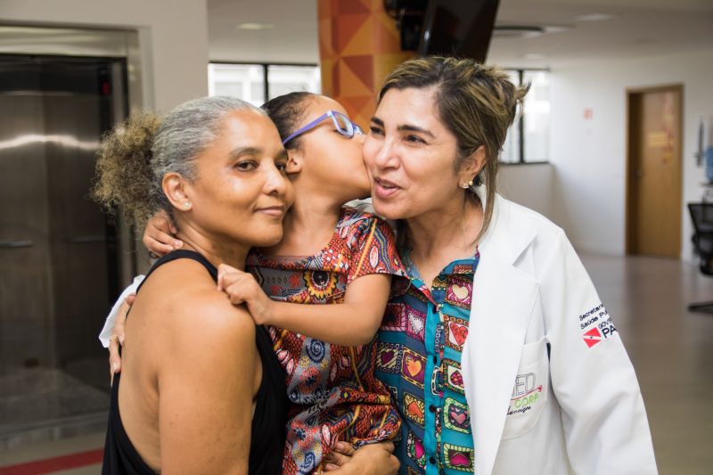 CIIR 03/12/2019

Assistência e reabilitação de pessoas com deficiência.
Na foto: Maria, Sued Macedo e Nelma Salim
 <div class='credito_fotos'>Foto: Pedro Guerreiro / Ag. Pará   |   <a href='/midias/2019/originais/5722_713d7bb4-4389-d3a8-84c0-4d32bb605ce9.jpg' download><i class='fa-solid fa-download'></i> Download</a></div>