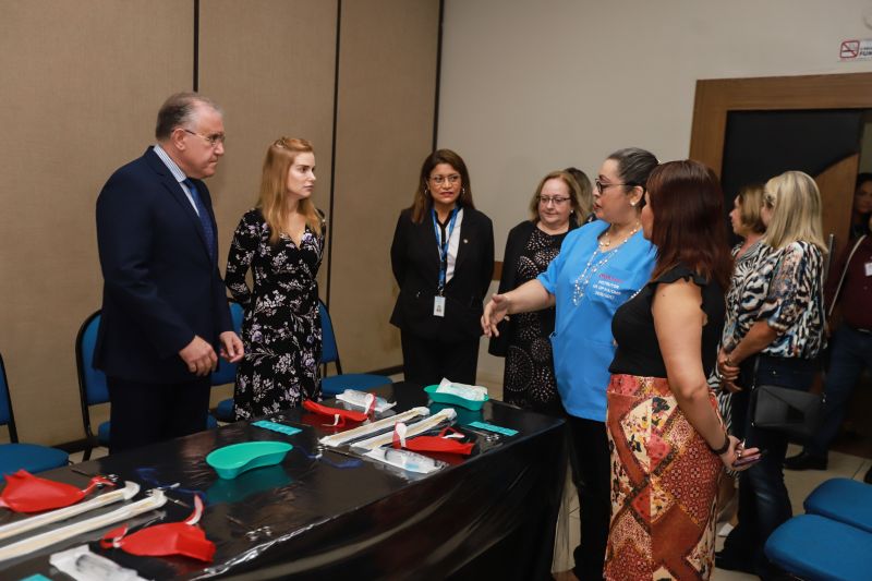 O ensino e o compartilhamento de procedimentos básicos de saúde para proteger gestantes e bebês no momento do parto é o principal objetivo da Oficina de Capacitação Zero Morte Materna por Hemorragia, iniciada nesta terça-feira (3). <div class='credito_fotos'>Foto: Marco Santos / Ag. Pará   |   <a href='/midias/2019/originais/5723_2684efdd-b816-0d81-e787-c13f7665cb35.jpg' download><i class='fa-solid fa-download'></i> Download</a></div>