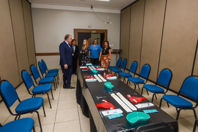 O ensino e o compartilhamento de procedimentos básicos de saúde para proteger gestantes e bebês no momento do parto é o principal objetivo da Oficina de Capacitação Zero Morte Materna por Hemorragia, iniciada nesta terça-feira (3). <div class='credito_fotos'>Foto: Marco Santos / Ag. Pará   |   <a href='/midias/2019/originais/5723_69c262dd-65f6-0dc6-7b88-4186eb16677d.jpg' download><i class='fa-solid fa-download'></i> Download</a></div>