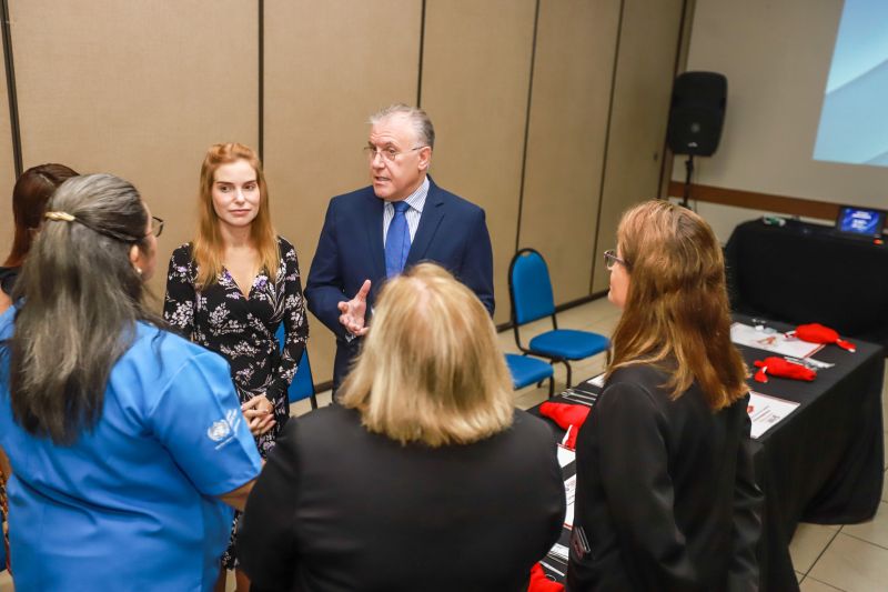 O ensino e o compartilhamento de procedimentos básicos de saúde para proteger gestantes e bebês no momento do parto é o principal objetivo da Oficina de Capacitação Zero Morte Materna por Hemorragia, iniciada nesta terça-feira (3). <div class='credito_fotos'>Foto: Marco Santos / Ag. Pará   |   <a href='/midias/2019/originais/5723_be6ecd1d-9487-f2a0-ea9a-4825f753886c.jpg' download><i class='fa-solid fa-download'></i> Download</a></div>