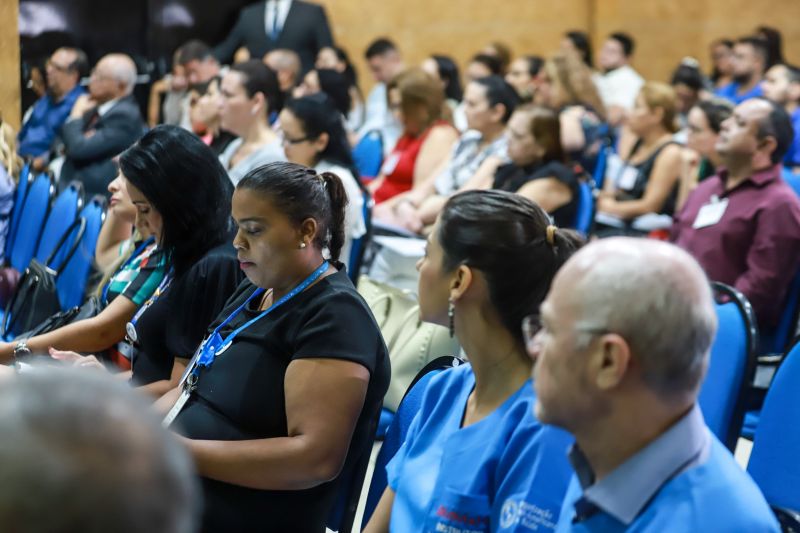 O ensino e o compartilhamento de procedimentos básicos de saúde para proteger gestantes e bebês no momento do parto é o principal objetivo da Oficina de Capacitação Zero Morte Materna por Hemorragia, iniciada nesta terça-feira (3). <div class='credito_fotos'>Foto: Marco Santos / Ag. Pará   |   <a href='/midias/2019/originais/5723_c1a3a63e-08e0-9077-fb7a-cf371b14ea50.jpg' download><i class='fa-solid fa-download'></i> Download</a></div>