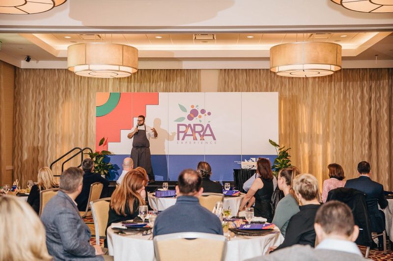 Consolidar o destino Pará no mercado norte-americano, inserir os produtos turísticos e potencializar as vendas de pacotes de viagens são alguns dos objetivos da participação da Secretaria de Estado de Turismo (Setur) na Conferência Anual da United States Tour Operators Association (USTOA), que ocorre entre os dias 2 e 6 de dezembro de 2019, na cidade de Orlando, na Flórida, Estados Unidos. <div class='credito_fotos'>Foto: ASCOM / SETUR   |   <a href='/midias/2019/originais/5729_f9728d3d-3e7b-cf0f-a1c7-f1f9a253441d.jpg' download><i class='fa-solid fa-download'></i> Download</a></div>