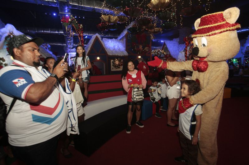 Natal TerPaz <div class='credito_fotos'>Foto: Bruno Cecim / Ag.Pará   |   <a href='/midias/2019/originais/5730_3ad0878a-4cb5-b52f-11f3-97a7ac4dc82d.jpg' download><i class='fa-solid fa-download'></i> Download</a></div>