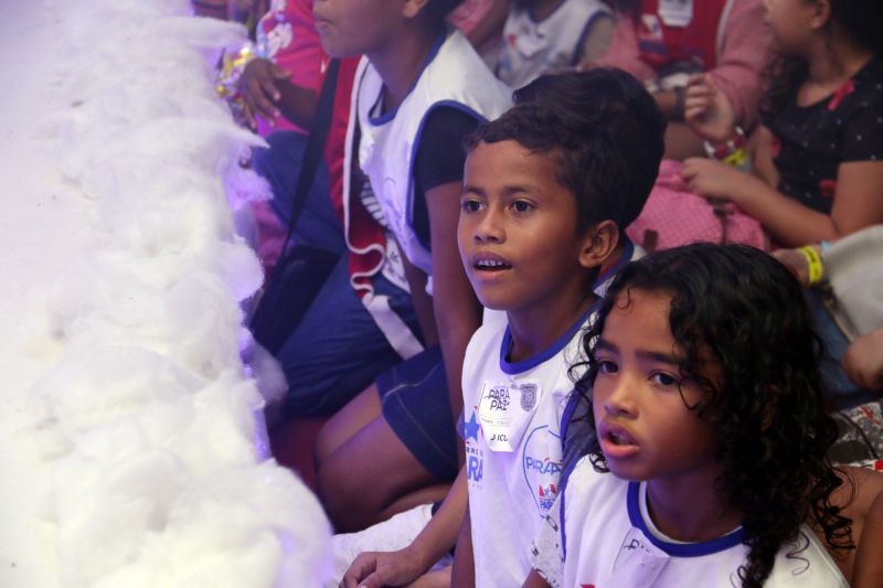 Natal TerPaz <div class='credito_fotos'>Foto: Bruno Cecim / Ag.Pará   |   <a href='/midias/2019/originais/5730_6bc8f8d1-4da9-d5af-584b-402a6e6bec93.jpg' download><i class='fa-solid fa-download'></i> Download</a></div>