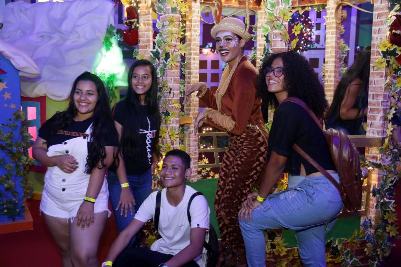 Natal TerPaz <div class='credito_fotos'>Foto: Bruno Cecim / Ag.Pará   |   <a href='/midias/2019/originais/5730_b7e20736-38fb-e159-b38c-302814e24d33.jpg' download><i class='fa-solid fa-download'></i> Download</a></div>