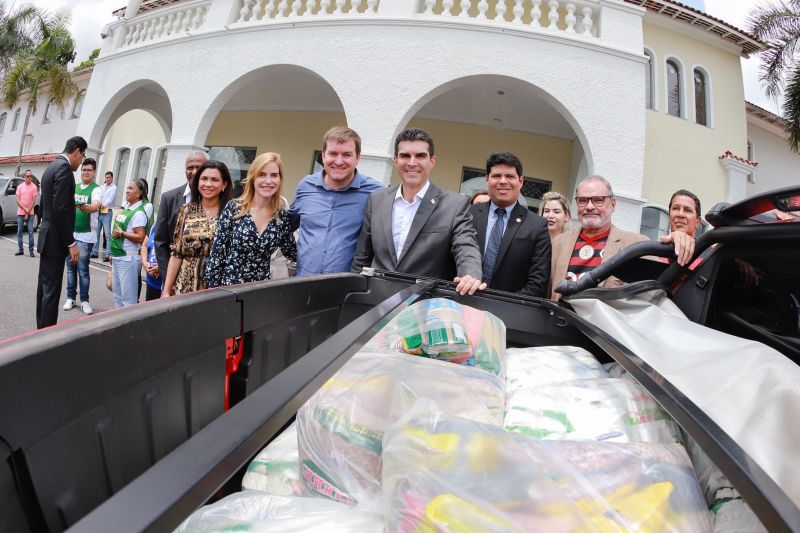 As seis toneladas de alimentos não perecíveis foram arrecadados durante a transmissão da final da Taça Libertadores da América entre Flamengo e River, no estádio do Mangueirão, em Belém, no último dia 23 de novembro, por meio da troca de ingressos pelos torcedores. <div class='credito_fotos'>Foto: Marco Santos / Ag. Pará   |   <a href='/midias/2019/originais/5731_77220189-0ea4-367a-b085-8f770e919bcf.jpg' download><i class='fa-solid fa-download'></i> Download</a></div>