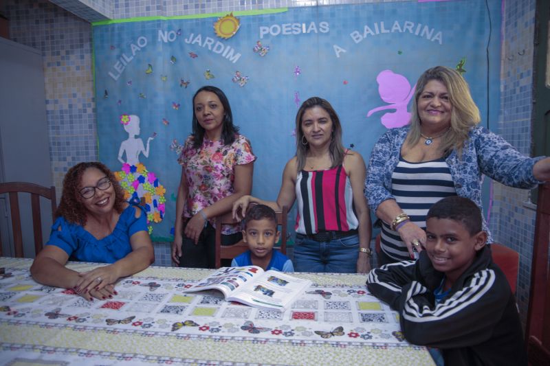 Projeto Piloto de Educacao Financeira nas Escolas Municipais e Etaduais.Professoras - Oneide Pojo de Camisa Azul. Keila Alcantara de Florido. Suelene Santos de camisa sem Manga com Listra e Rita Marques de camisa com listras azus. <div class='credito_fotos'>Foto: Jader Paes / Agência Pará   |   <a href='/midias/2019/originais/5735_3de8de41-48c7-b480-310f-0c0cd7eba6f2.jpg' download><i class='fa-solid fa-download'></i> Download</a></div>