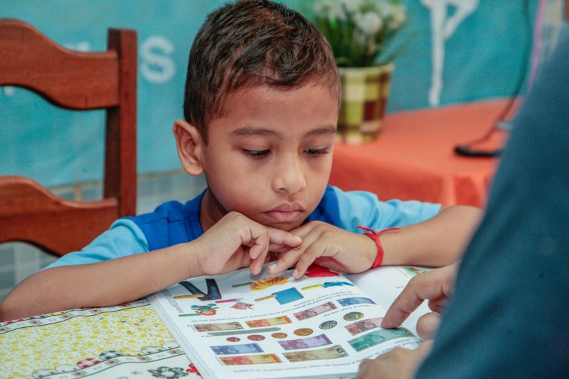 Projeto Piloto de Educacao Financeira nas Escolas Municipais e Etaduais. Maurelio Brito <div class='credito_fotos'>Foto: Jader Paes / Agência Pará   |   <a href='/midias/2019/originais/5735_3eea5c08-e0b9-cb9f-1904-23f9b87b38ea.jpg' download><i class='fa-solid fa-download'></i> Download</a></div>