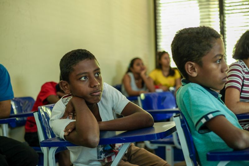 Com o objetivo de gerar novas perspectivas, para que os jovens percebam que existem grandes possibilidades de vida, além das que vivem, o "Juventude Protagonista", do TerPaz, por meio da Secretaria de Estado de Justiça e Direitos Humanos levou os participantes do Icuí-Guajará até a Universidade Federal do Pará. <div class='credito_fotos'>Foto: Wagner Almeida/ Ascom Sejudh   |   <a href='/midias/2019/originais/5736_6ba064d4-0480-6476-0e35-1c5f8f8356b2.jpg' download><i class='fa-solid fa-download'></i> Download</a></div>