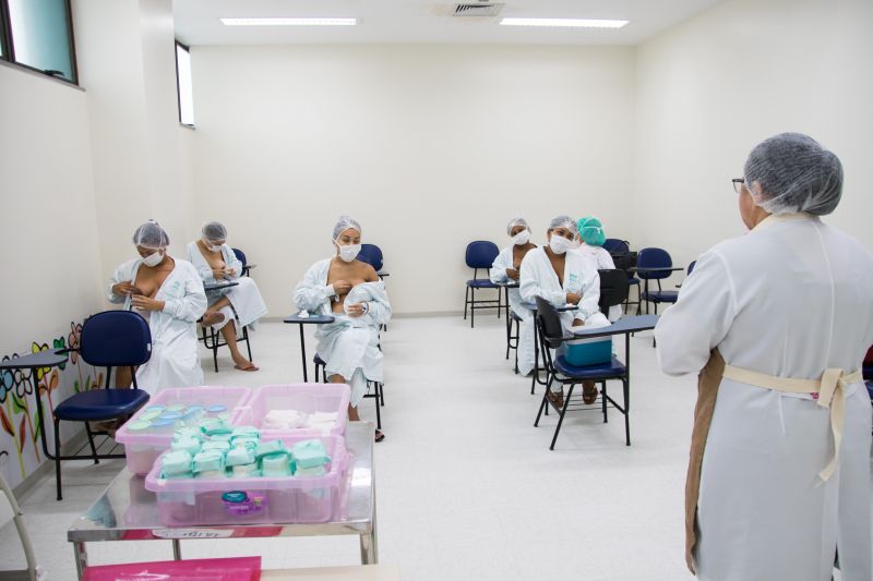 Banco de Leite Humano da Santa Casa de Misericórdia. <div class='credito_fotos'>Foto: Pedro Guerreiro / Ag. Pará   |   <a href='/midias/2019/originais/5737_8b31eb35-4961-ab33-4703-3a206b13a92b.jpg' download><i class='fa-solid fa-download'></i> Download</a></div>