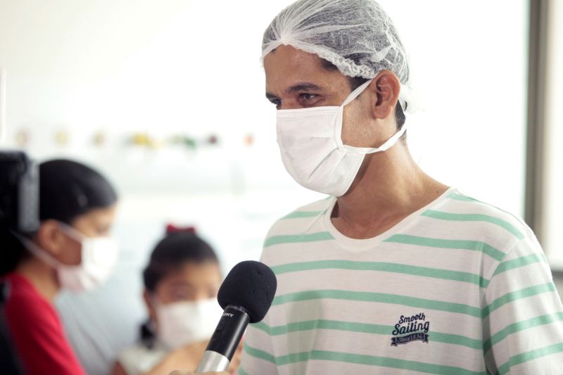 Fundação Santa Casa de Misericórdia do Pará realizou o primeiro transplante de rins em paciente pediátrico.
Na foto: Márcio Mendonça Moraes - pai de Samile <div class='credito_fotos'>Foto: Bruno Cecim / Ag.Pará   |   <a href='/midias/2019/originais/5739_468bb171-6b5a-4ef4-d72a-58417ba1618f.jpg' download><i class='fa-solid fa-download'></i> Download</a></div>