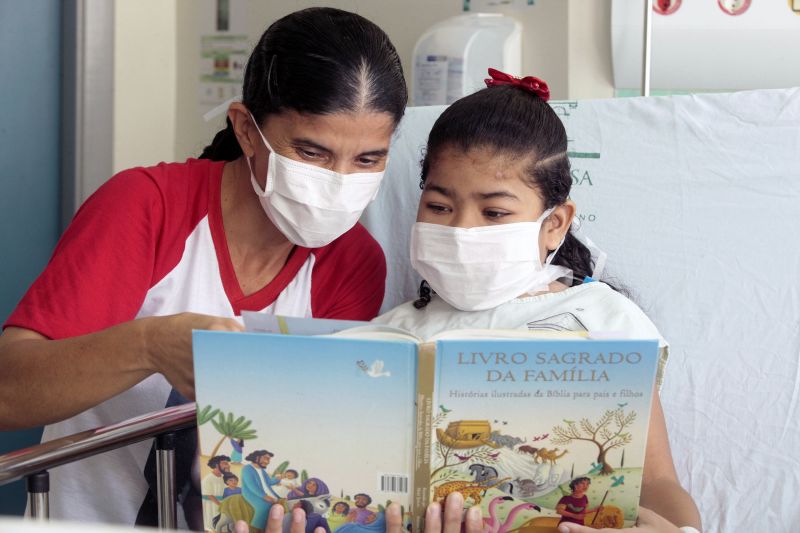 Fundação Santa Casa de Misericórdia do Pará realizou o primeiro transplante de rins em paciente pediátrico.
Na foto: Sueli Ribeiro Caxias Moraes (Mãe) e Samile (Filha) <div class='credito_fotos'>Foto: Bruno Cecim / Ag.Pará   |   <a href='/midias/2019/originais/5739_bb092d11-001c-1cd2-ef45-189ffe9e58ec.jpg' download><i class='fa-solid fa-download'></i> Download</a></div>