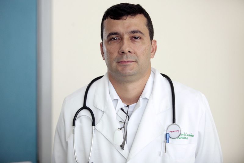 Fundação Santa Casa de Misericórdia do Pará realizou o primeiro transplante de rins em paciente pediátrico.
Na foto: Dr. Eduardo Cunha - Nefrologista Pediatrico <div class='credito_fotos'>Foto: Bruno Cecim / Ag.Pará   |   <a href='/midias/2019/originais/5739_d11d4183-6170-eca6-ff60-3cfd2f73ce8c.jpg' download><i class='fa-solid fa-download'></i> Download</a></div>