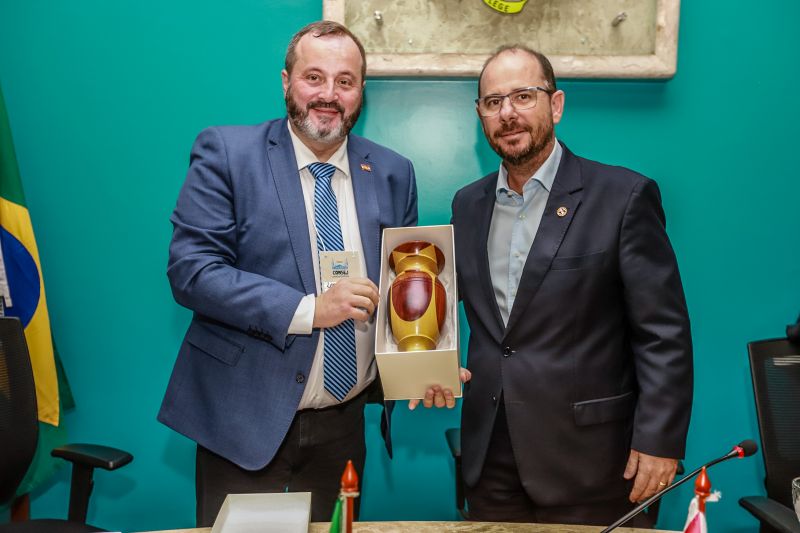 A capital paraense sediou, nesta sexta-feira (6), no Palácio do Governo, a reunião ordinária do mês de dezembro do Conselho Nacional dos Secretários de Estados da Justiça, da Cidadania, Direitos Humanos e Administração Penitenciária (CONSEJ). <div class='credito_fotos'>Foto: Marco Santos / Ag. Pará   |   <a href='/midias/2019/originais/5740_103b1393-7486-c642-27a7-b84cde9a569b.jpg' download><i class='fa-solid fa-download'></i> Download</a></div>