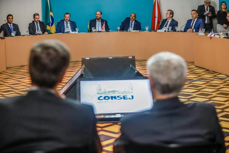 A capital paraense sediou, nesta sexta-feira (6), no Palácio do Governo, a reunião ordinária do mês de dezembro do Conselho Nacional dos Secretários de Estados da Justiça, da Cidadania, Direitos Humanos e Administração Penitenciária (CONSEJ). <div class='credito_fotos'>Foto: Marco Santos / Ag. Pará   |   <a href='/midias/2019/originais/5740_4c56a4cb-df60-c232-bd9d-4c2d278c02c2.jpg' download><i class='fa-solid fa-download'></i> Download</a></div>