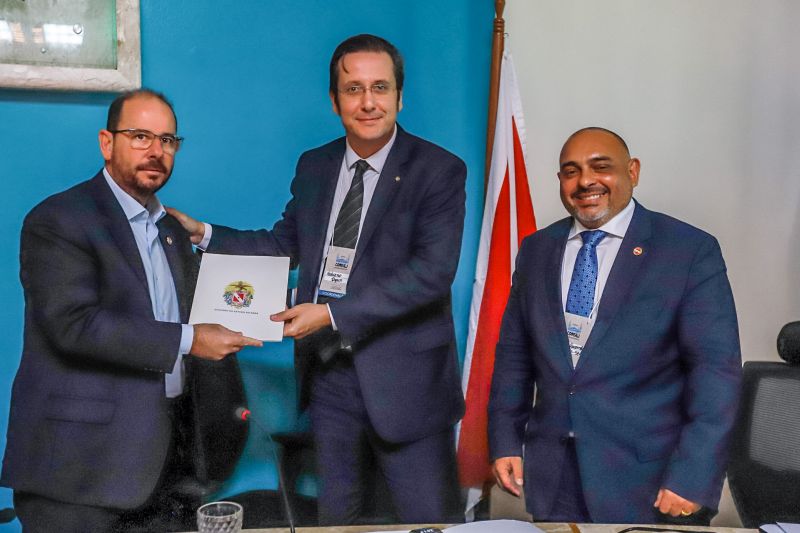 A capital paraense sediou, nesta sexta-feira (6), no Palácio do Governo, a reunião ordinária do mês de dezembro do Conselho Nacional dos Secretários de Estados da Justiça, da Cidadania, Direitos Humanos e Administração Penitenciária (CONSEJ). <div class='credito_fotos'>Foto: Marco Santos / Ag. Pará   |   <a href='/midias/2019/originais/5740_6a342790-3c0f-45f1-debe-fcbe7e3a877f.jpg' download><i class='fa-solid fa-download'></i> Download</a></div>