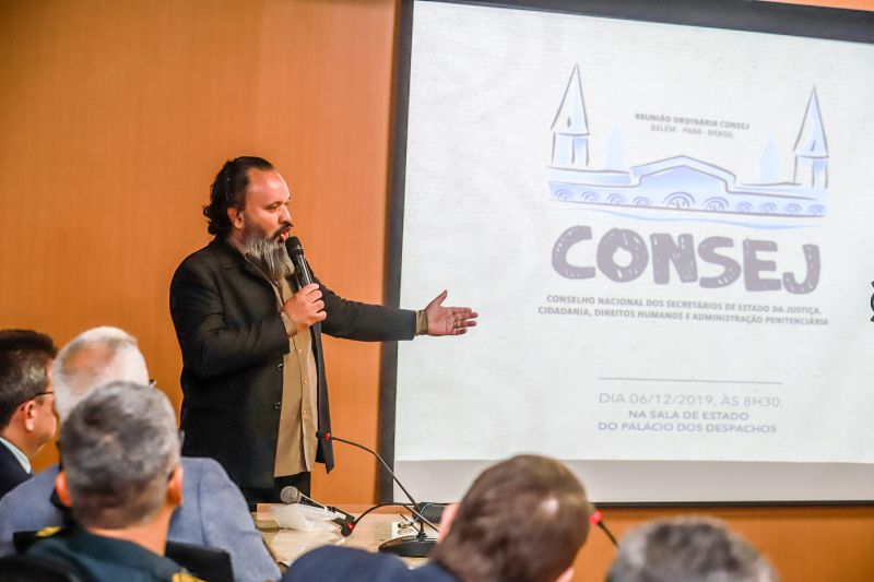 A capital paraense sediou, nesta sexta-feira (6), no Palácio do Governo, a reunião ordinária do mês de dezembro do Conselho Nacional dos Secretários de Estados da Justiça, da Cidadania, Direitos Humanos e Administração Penitenciária (CONSEJ). <div class='credito_fotos'>Foto: Marco Santos / Ag. Pará   |   <a href='/midias/2019/originais/5740_d3ec7713-d2b9-1b77-9819-d24da8c88668.jpg' download><i class='fa-solid fa-download'></i> Download</a></div>