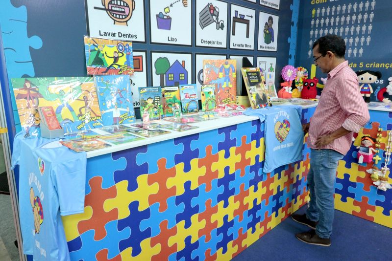 Com total apoio do Grupo de Trabalho de Estudos e Ações Relacionadas ao Transtorno do Espectro Autista, criado este ano pelo Governo do Pará, 230 mães e parentes de autistas vêm participando de eventos, feiras e demais espaços de economia criativa em Belém. <div class='credito_fotos'>Foto: Ricardo Amanajás / Ag. Pará   |   <a href='/midias/2019/originais/5743_13414ba7-ab00-2c7c-bb58-8495d5f418a1.jpg' download><i class='fa-solid fa-download'></i> Download</a></div>