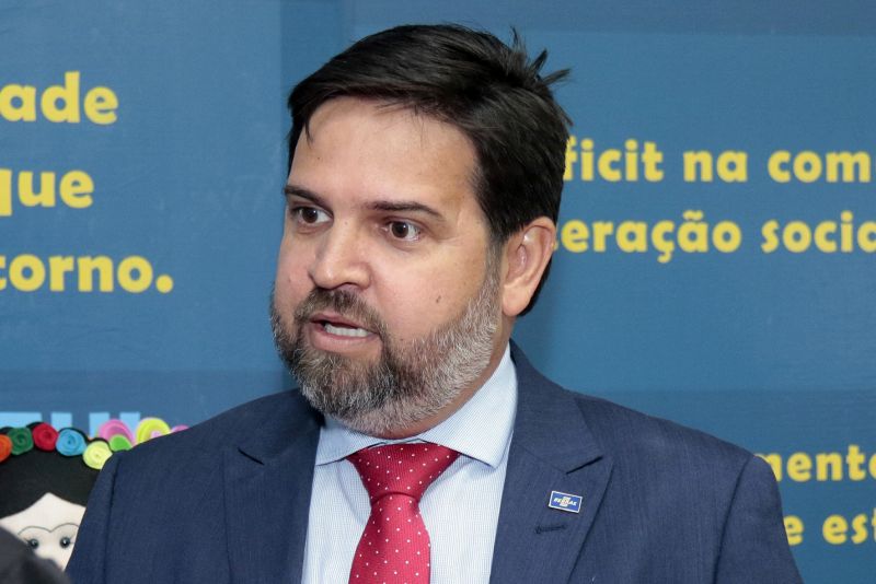 Com total apoio do Grupo de Trabalho de Estudos e Ações Relacionadas ao Transtorno do Espectro Autista, criado este ano pelo Governo do Pará, 230 mães e parentes de autistas vêm participando de eventos, feiras e demais espaços de economia criativa em Belém.
Rubens Magno <div class='credito_fotos'>Foto: Ricardo Amanajás / Ag. Pará   |   <a href='/midias/2019/originais/5743_9de2f5f5-6224-500d-f6a2-4cbf28075f07.jpg' download><i class='fa-solid fa-download'></i> Download</a></div>