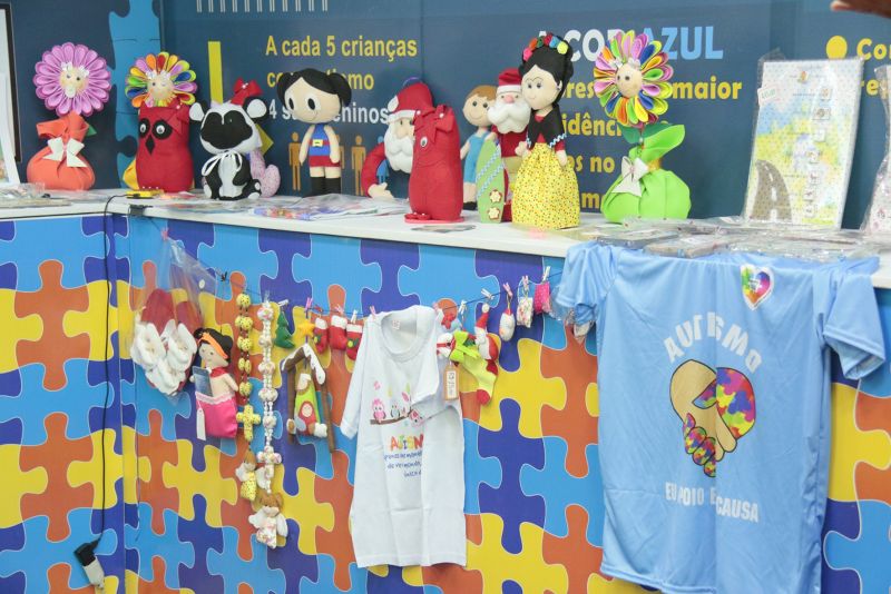 Com total apoio do Grupo de Trabalho de Estudos e Ações Relacionadas ao Transtorno do Espectro Autista, criado este ano pelo Governo do Pará, 230 mães e parentes de autistas vêm participando de eventos, feiras e demais espaços de economia criativa em Belém. <div class='credito_fotos'>Foto: Ricardo Amanajás / Ag. Pará   |   <a href='/midias/2019/originais/5743_bc678bc9-7201-6042-7944-3d3be160b06e.jpg' download><i class='fa-solid fa-download'></i> Download</a></div>