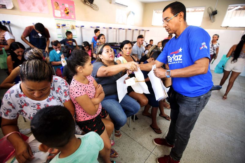 Consultas médicas e odontológicas, e emissão de documentos foram alguns dos serviços de saúde e cidadania oferecidos na manhã deste sábado (7), aos moradores do bairro do Jurunas por meio do Programa Territórios pela Paz (TerPaz).  <div class='credito_fotos'>Foto: Bruno Cecim / Ag.Pará   |   <a href='/midias/2019/originais/5748_46757613-3c79-8021-7de1-2a036b335f6a.jpg' download><i class='fa-solid fa-download'></i> Download</a></div>