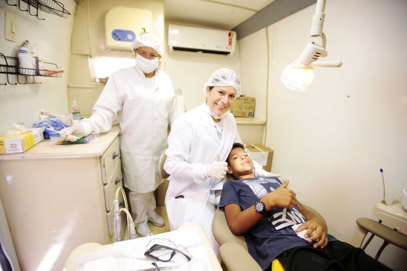 Consultas médicas e odontológicas, e emissão de documentos foram alguns dos serviços de saúde e cidadania oferecidos na manhã deste sábado (7), aos moradores do bairro do Jurunas por meio do Programa Territórios pela Paz (TerPaz). 

Davi Farias Lima <div class='credito_fotos'>Foto: Bruno Cecim / Ag.Pará   |   <a href='/midias/2019/originais/5748_a1dd96f2-769e-6573-879c-491e9ad8f9e8.jpg' download><i class='fa-solid fa-download'></i> Download</a></div>