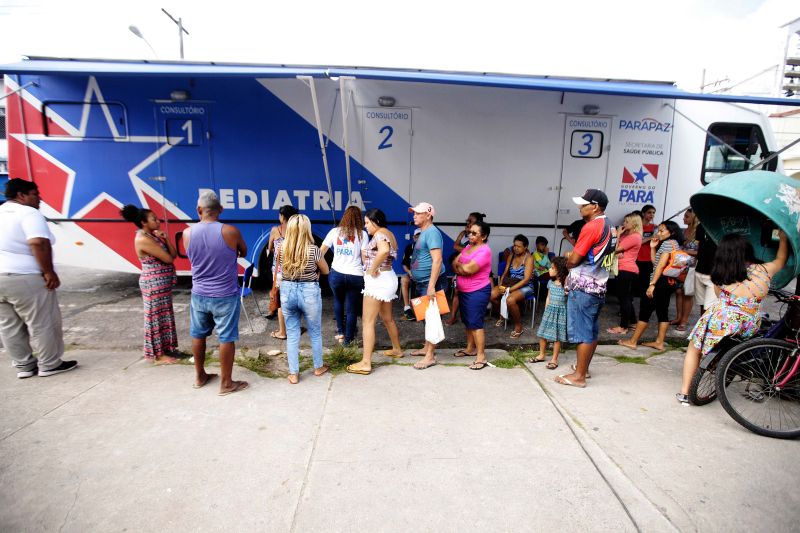 Consultas médicas e odontológicas, e emissão de documentos foram alguns dos serviços de saúde e cidadania oferecidos na manhã deste sábado (7), aos moradores do bairro do Jurunas por meio do Programa Territórios pela Paz (TerPaz).  <div class='credito_fotos'>Foto: Bruno Cecim / Ag.Pará   |   <a href='/midias/2019/originais/5748_a8dbb7e1-de49-4030-a2ba-3756047cd9fb.jpg' download><i class='fa-solid fa-download'></i> Download</a></div>