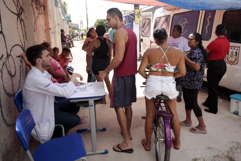 Consultas médicas e odontológicas, e emissão de documentos foram alguns dos serviços de saúde e cidadania oferecidos na manhã deste sábado (7), aos moradores do bairro do Jurunas por meio do Programa Territórios pela Paz (TerPaz).  <div class='credito_fotos'>Foto: Bruno Cecim / Ag.Pará   |   <a href='/midias/2019/originais/5748_a9f209d6-97f2-0936-ceb5-64d49f4b0723.jpg' download><i class='fa-solid fa-download'></i> Download</a></div>